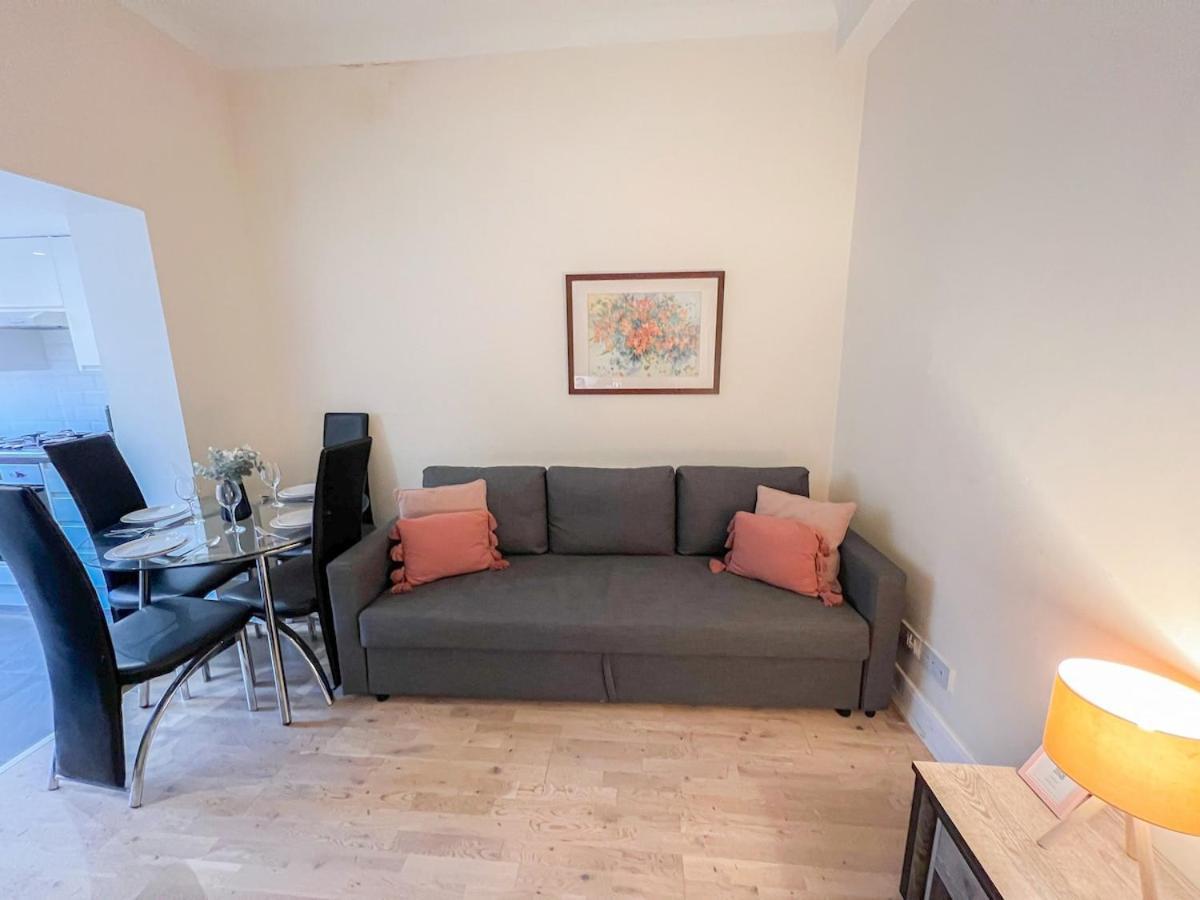 1-Bedroom Flat With Small Garden & Paid Parking In Finsbury Park, Highbury London Eksteriør bilde