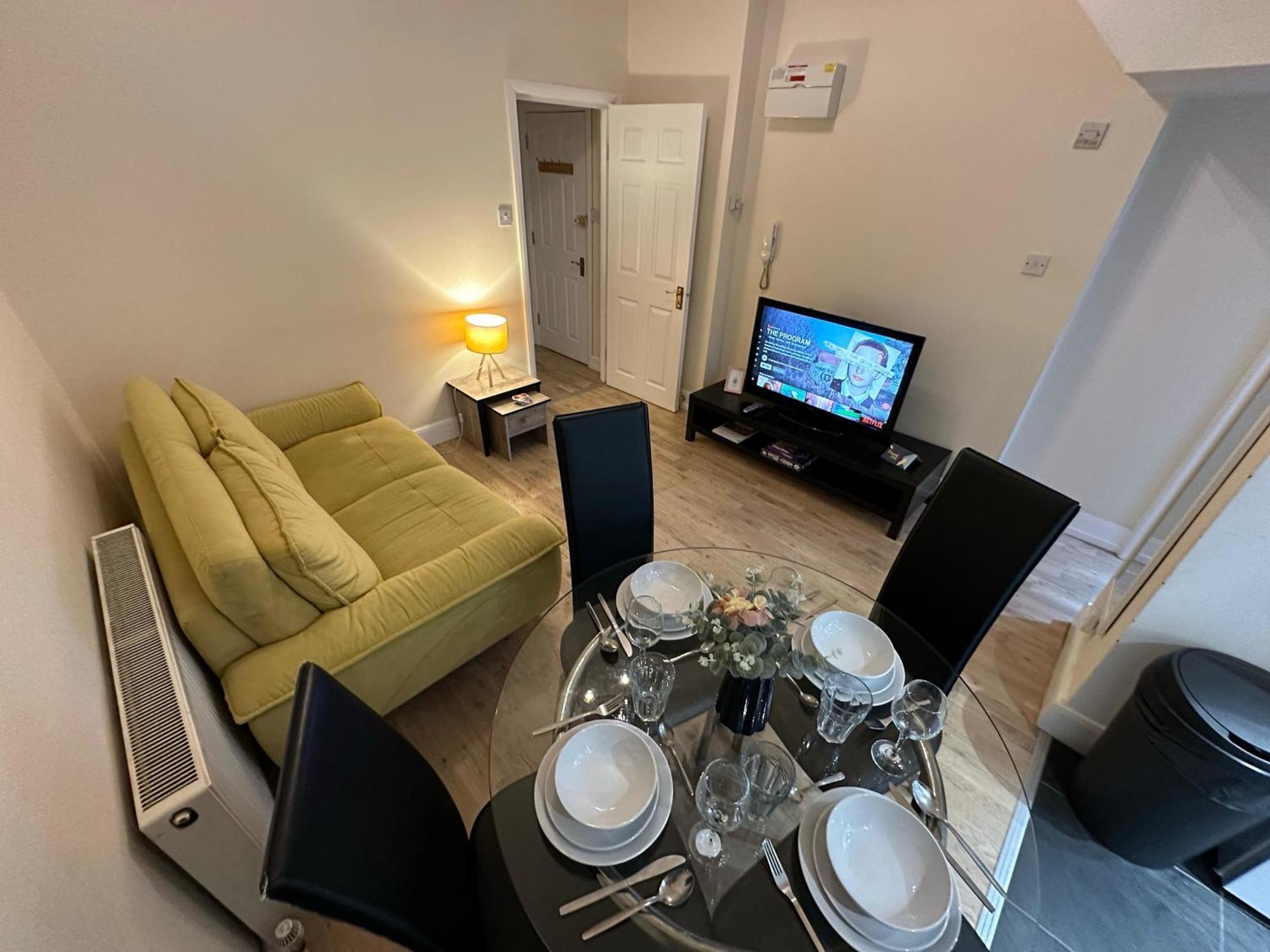 1-Bedroom Flat With Small Garden & Paid Parking In Finsbury Park, Highbury London Eksteriør bilde
