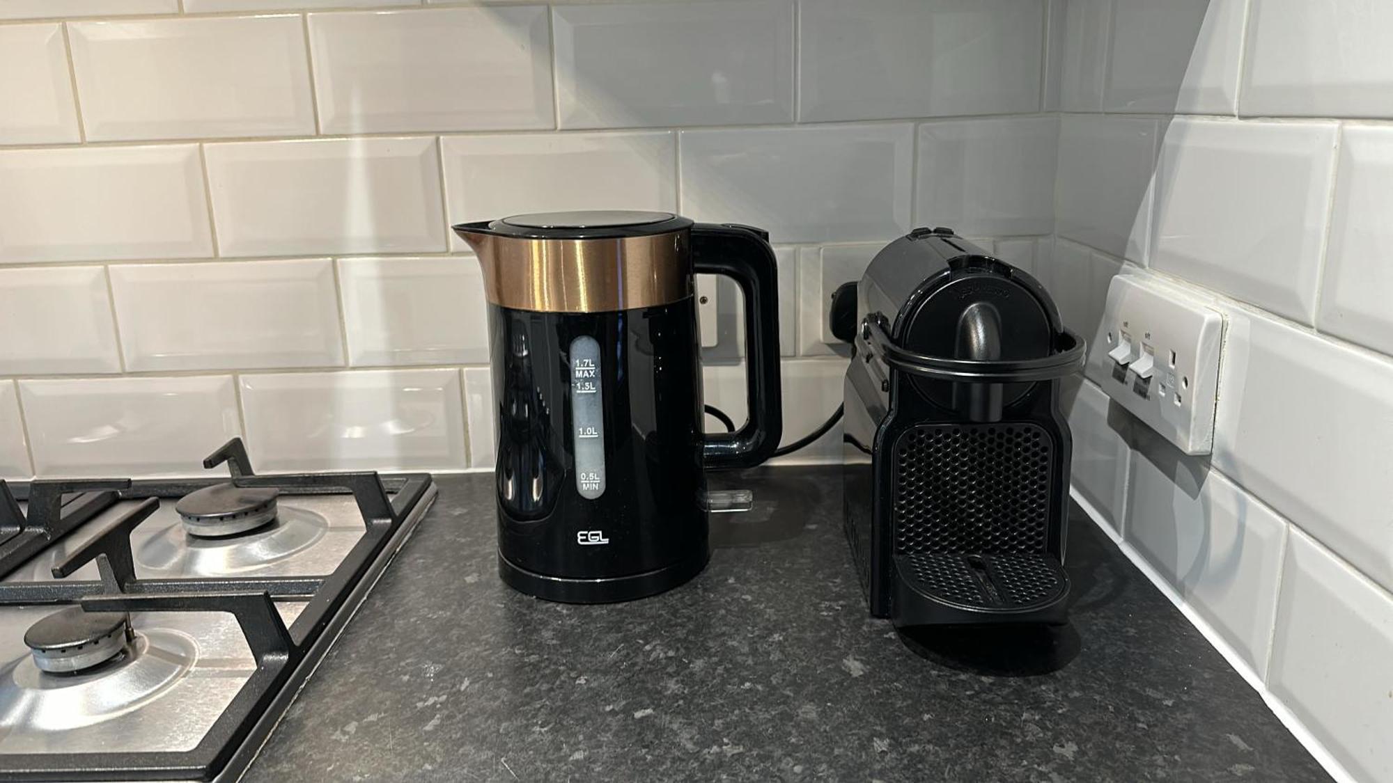 1-Bedroom Flat With Small Garden & Paid Parking In Finsbury Park, Highbury London Eksteriør bilde
